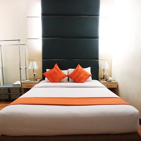 Mirah Hotel Джакарта Екстериор снимка