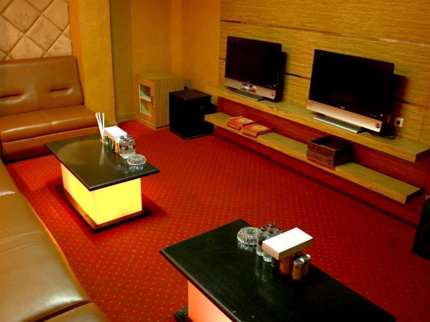 Mirah Hotel Джакарта Екстериор снимка