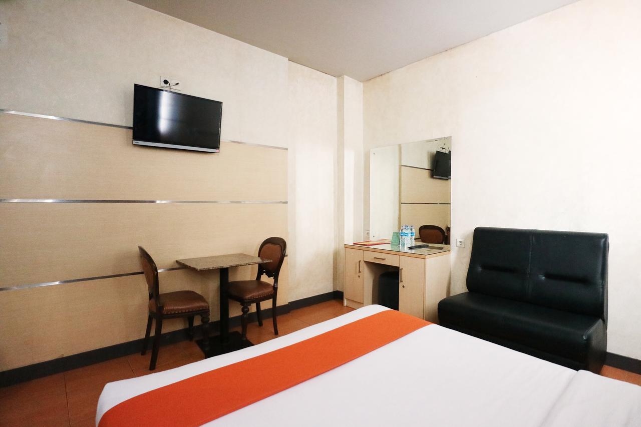 Mirah Hotel Джакарта Екстериор снимка