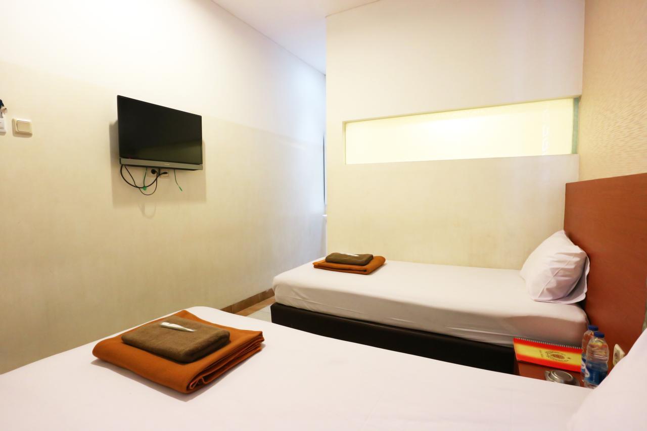 Mirah Hotel Джакарта Екстериор снимка