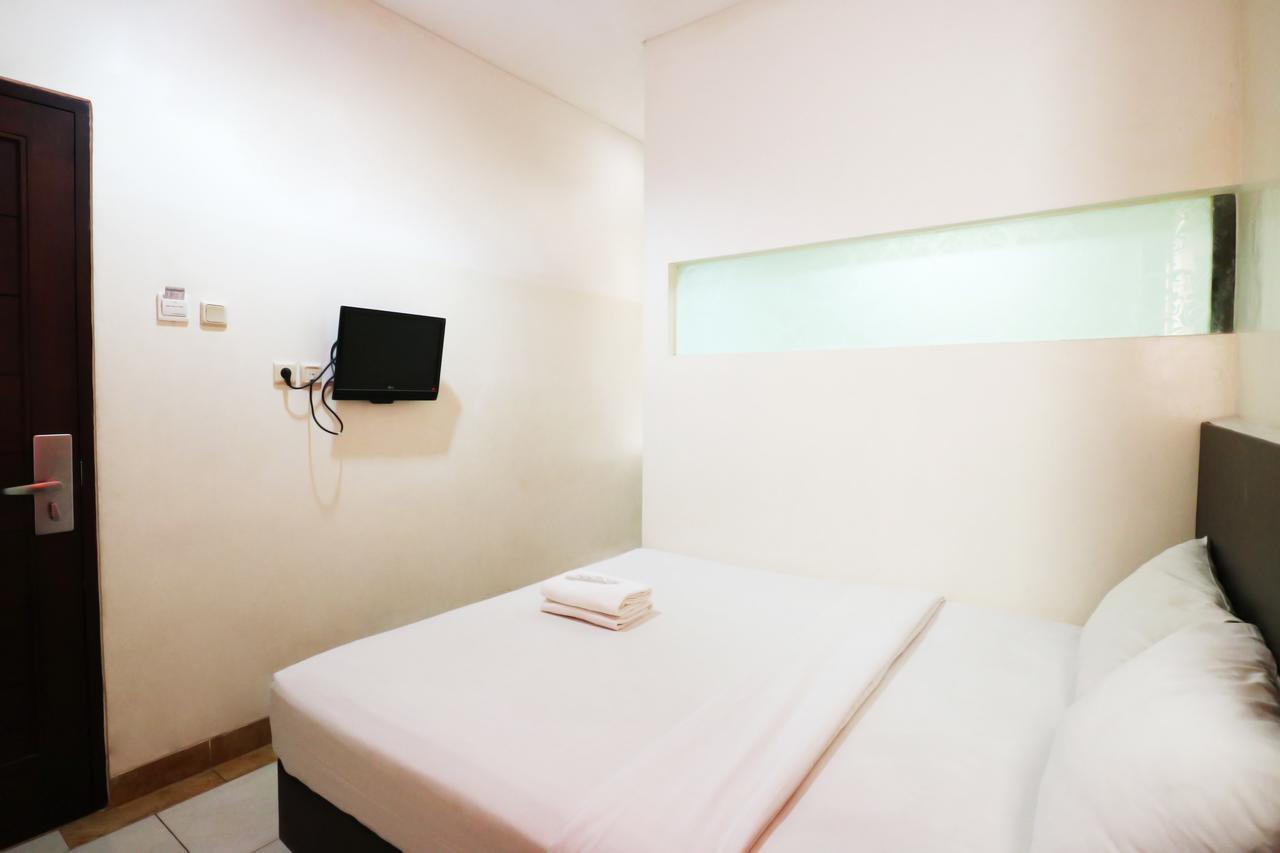 Mirah Hotel Джакарта Екстериор снимка