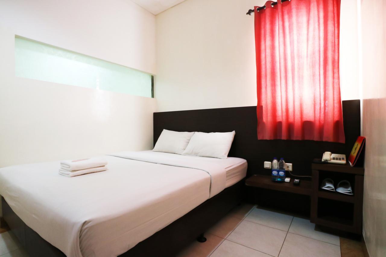 Mirah Hotel Джакарта Екстериор снимка