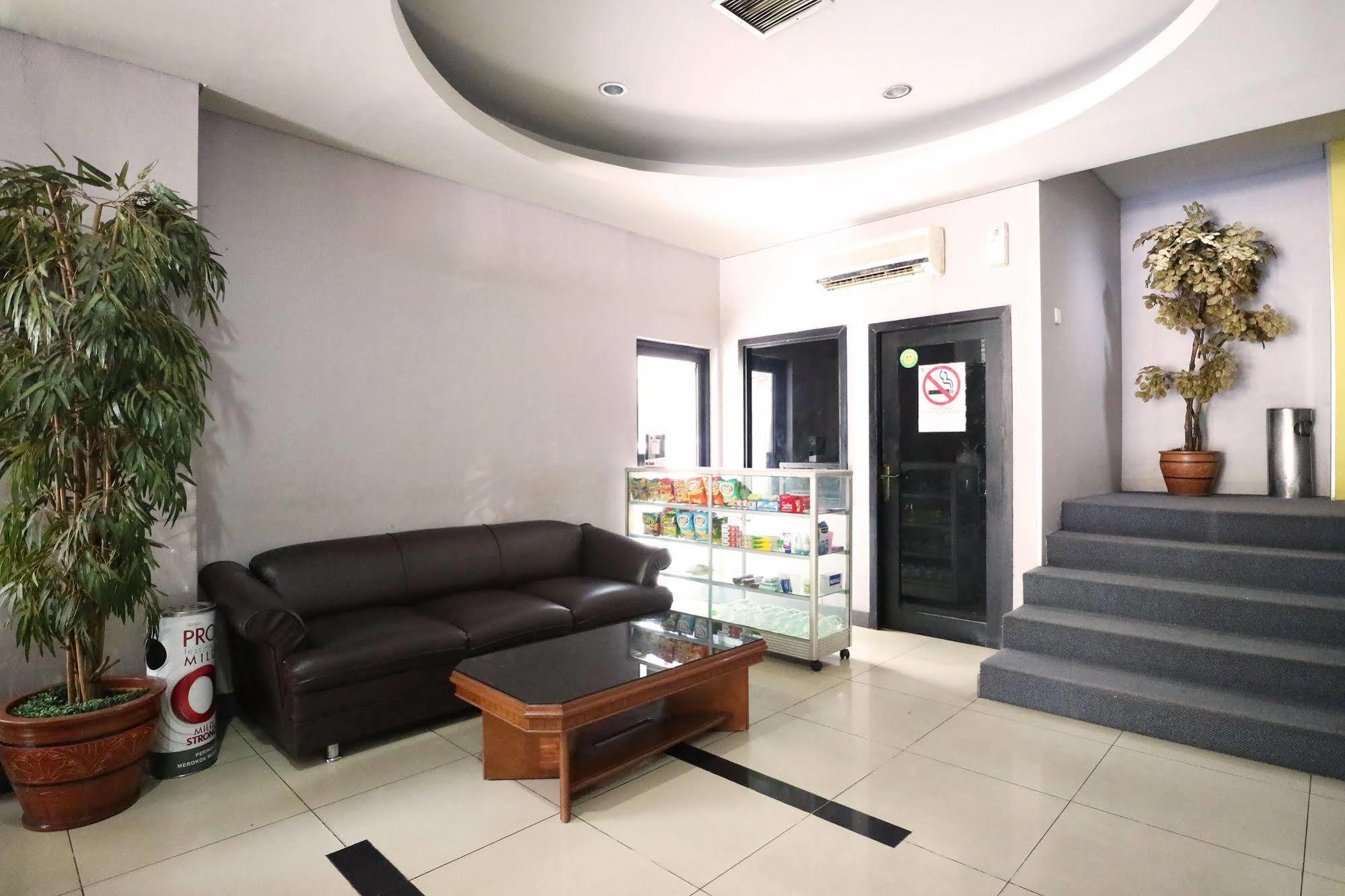 Mirah Hotel Джакарта Екстериор снимка